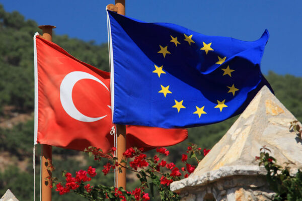 پرچم اروپا و ترکیه